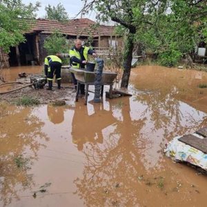 Социални екипи обхождат пострадалите райони във Враца и Монтана след наводненията